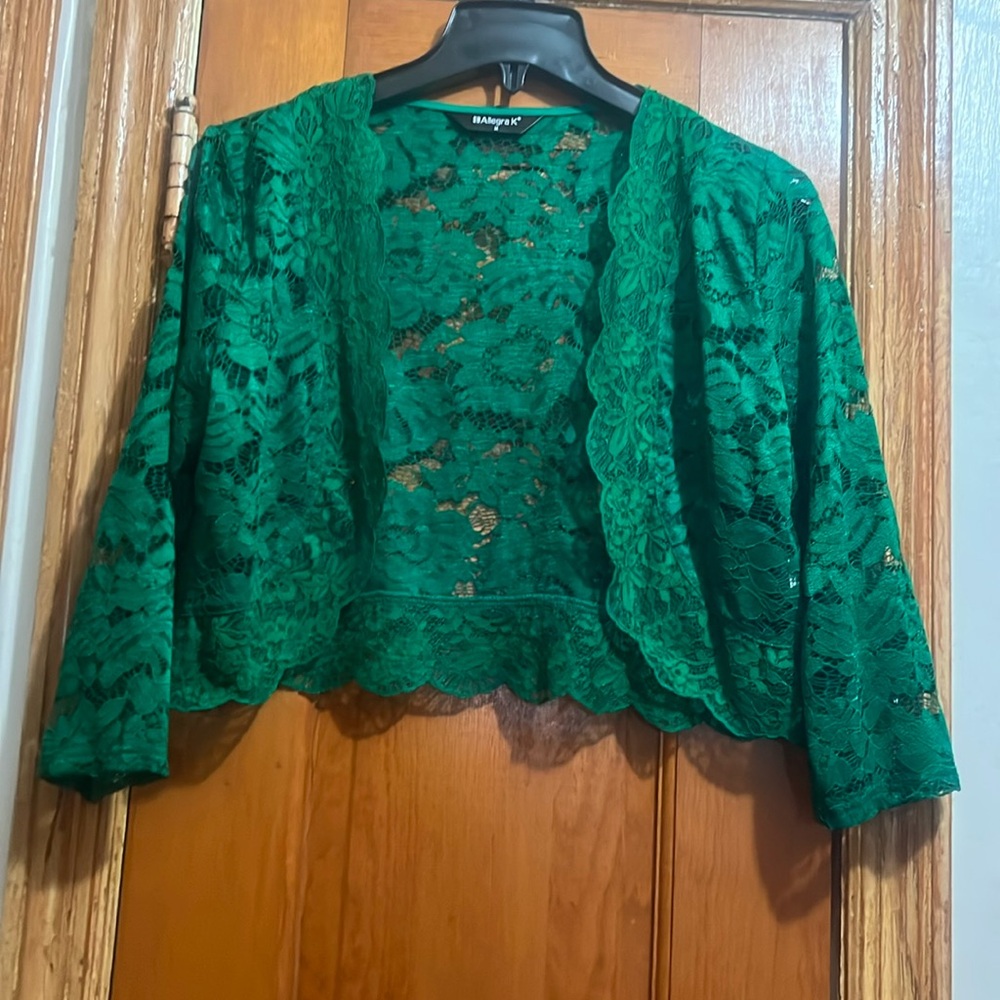 Emerald Green Lace Shrug with Intricate Openwork NWOT